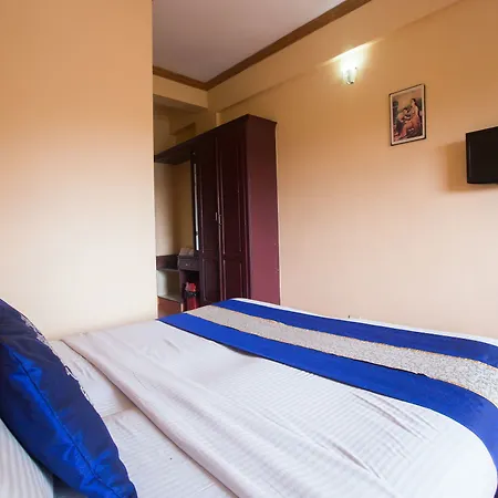 Oyo 9324 Munnar Castle Hotel